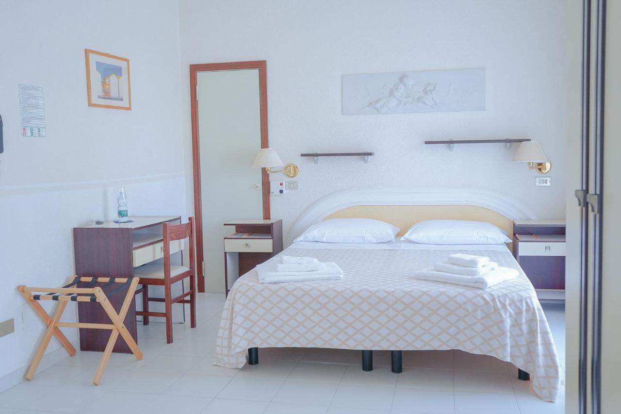 Hotel Continental Cattolica Extérieur photo