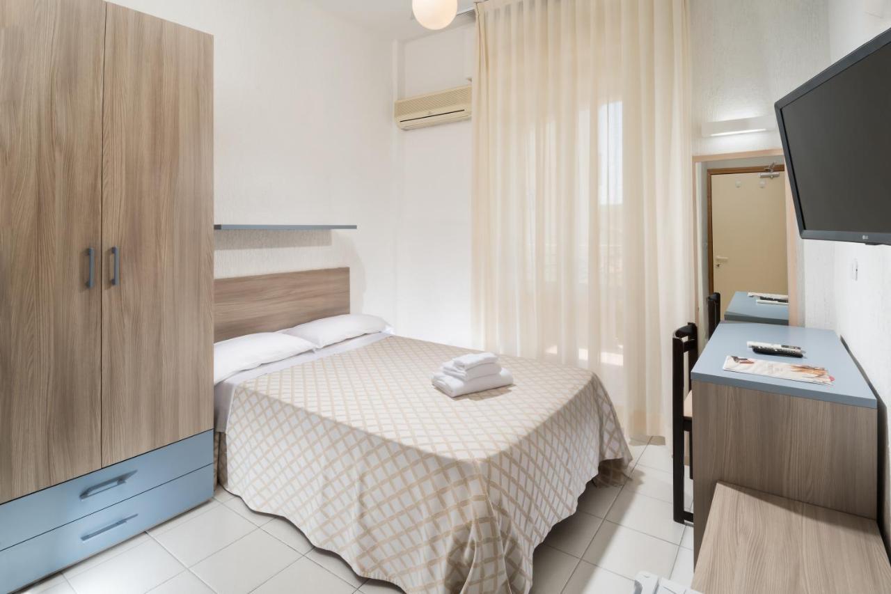 Hotel Continental Cattolica Extérieur photo