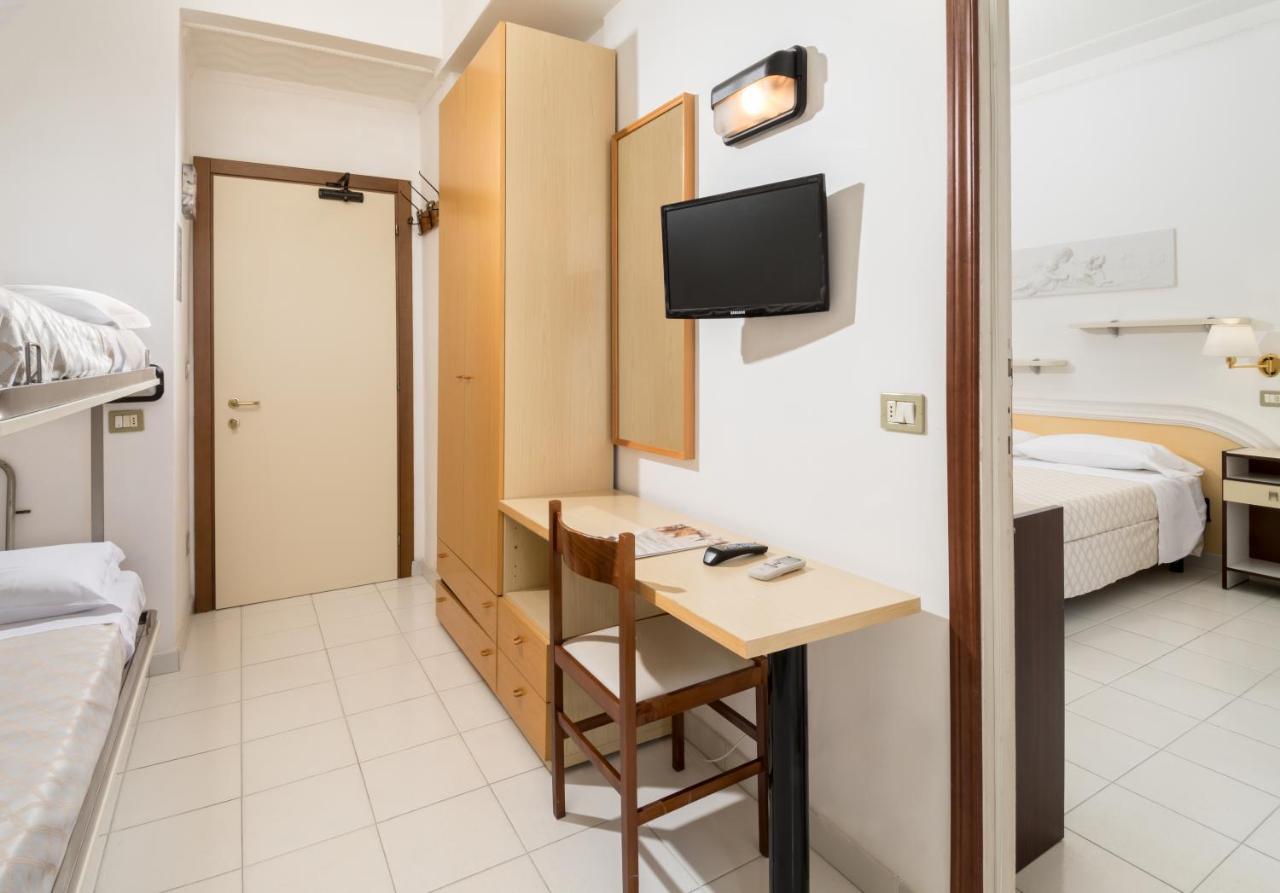 Hotel Continental Cattolica Extérieur photo