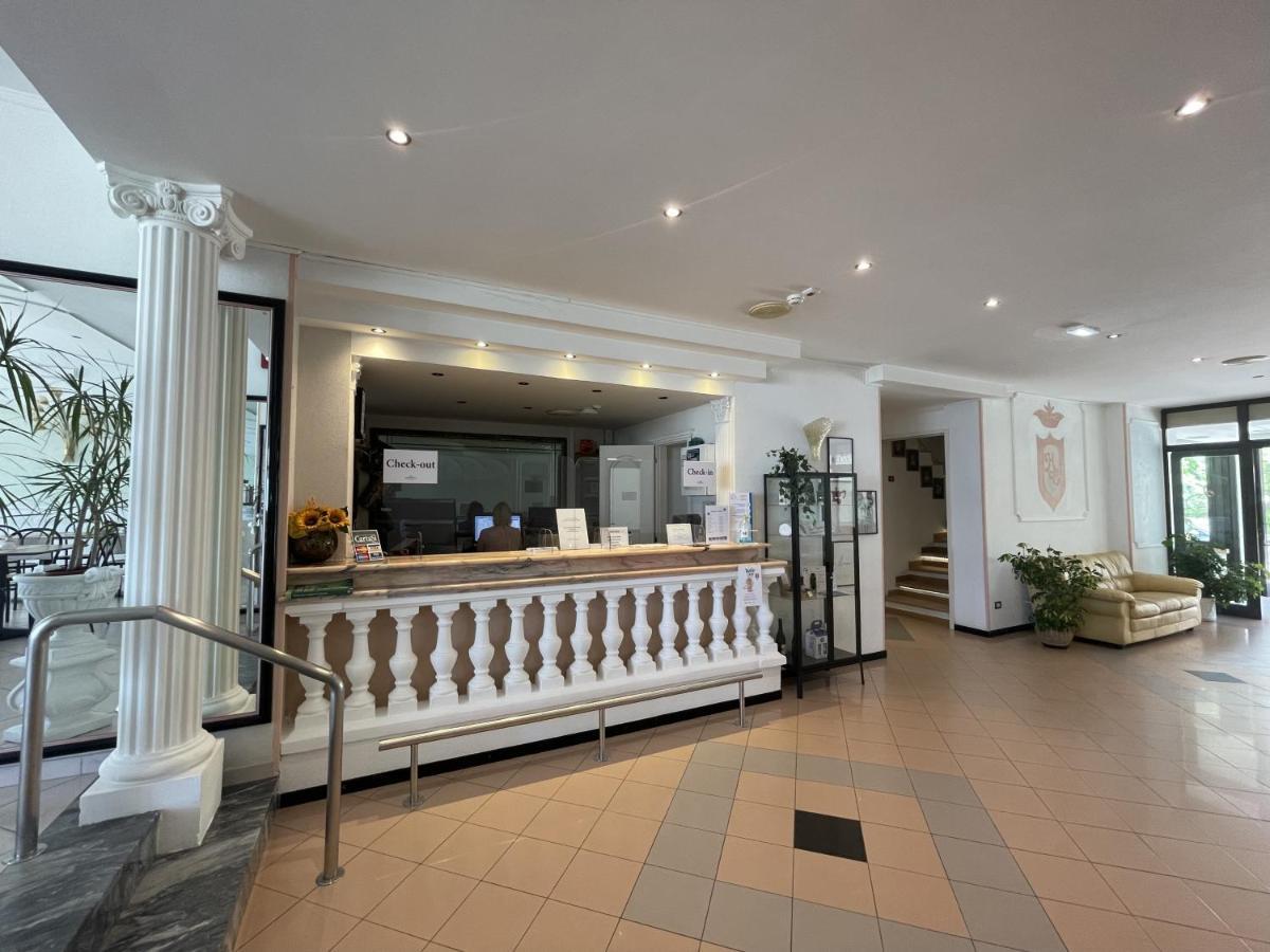 Hotel Continental Cattolica Extérieur photo