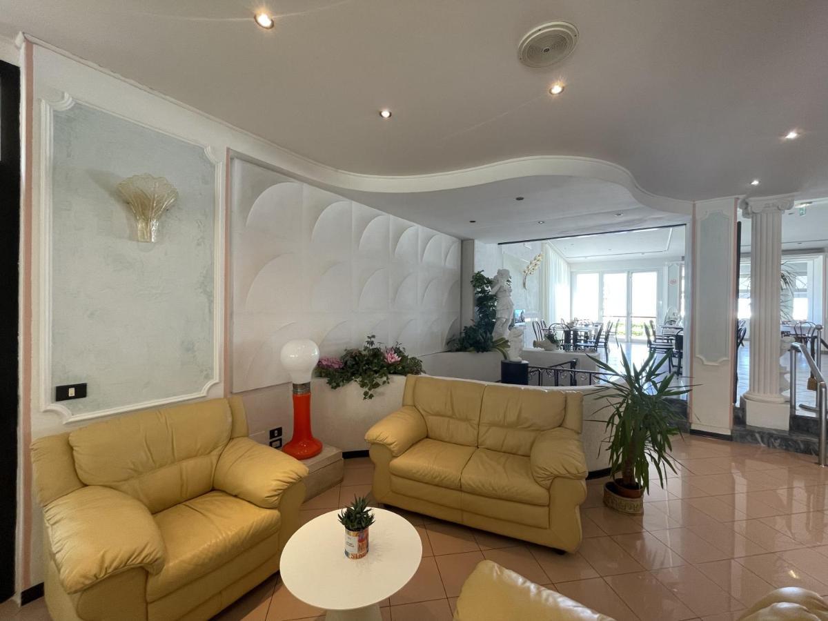 Hotel Continental Cattolica Extérieur photo
