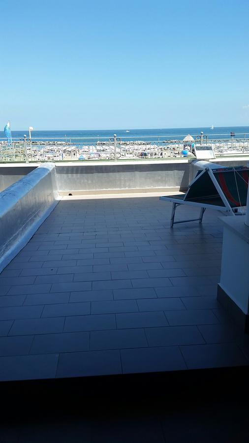 Hotel Continental Cattolica Extérieur photo