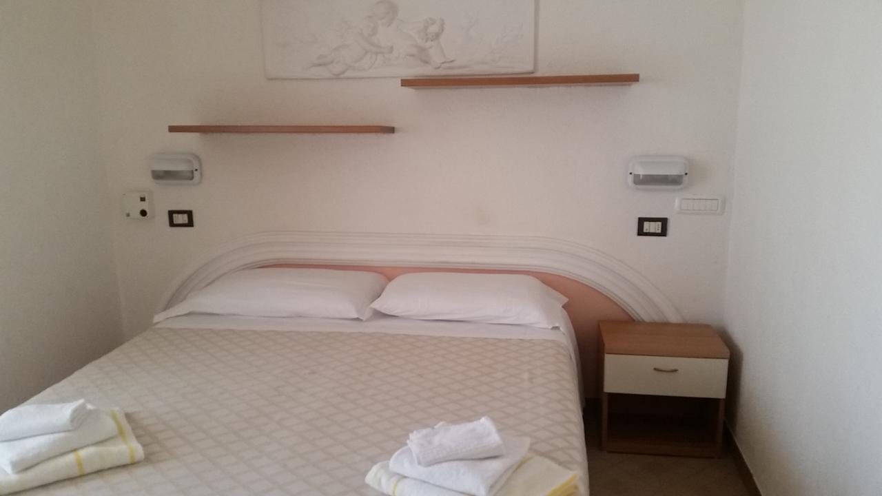 Hotel Continental Cattolica Extérieur photo