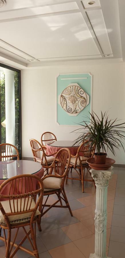 Hotel Continental Cattolica Extérieur photo
