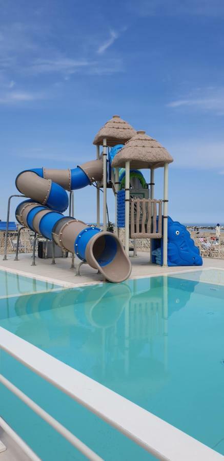 Hotel Continental Cattolica Extérieur photo