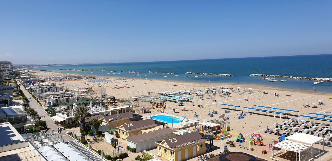 Hotel Continental Cattolica Extérieur photo